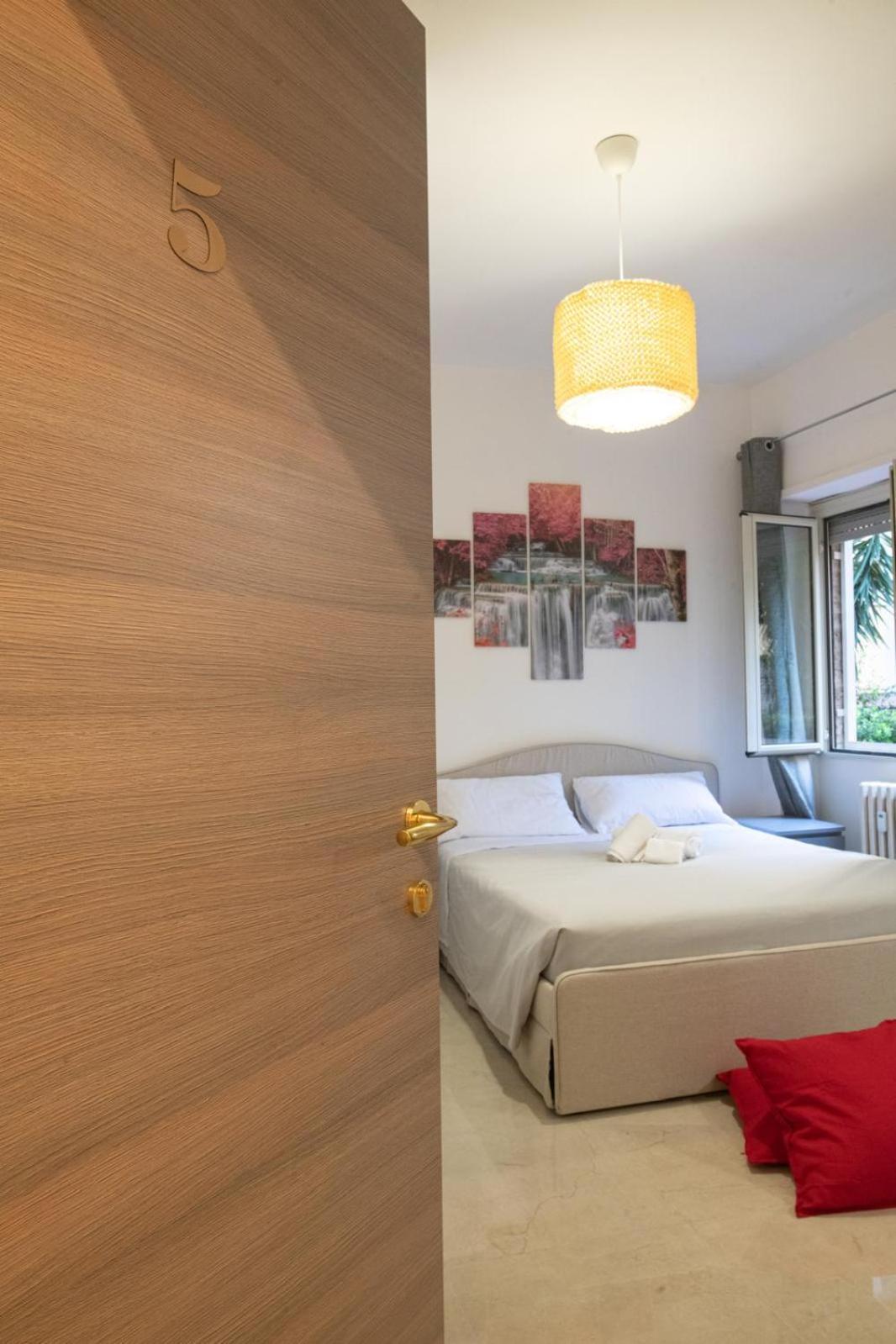 Hotel Gmm Roma Esterno foto